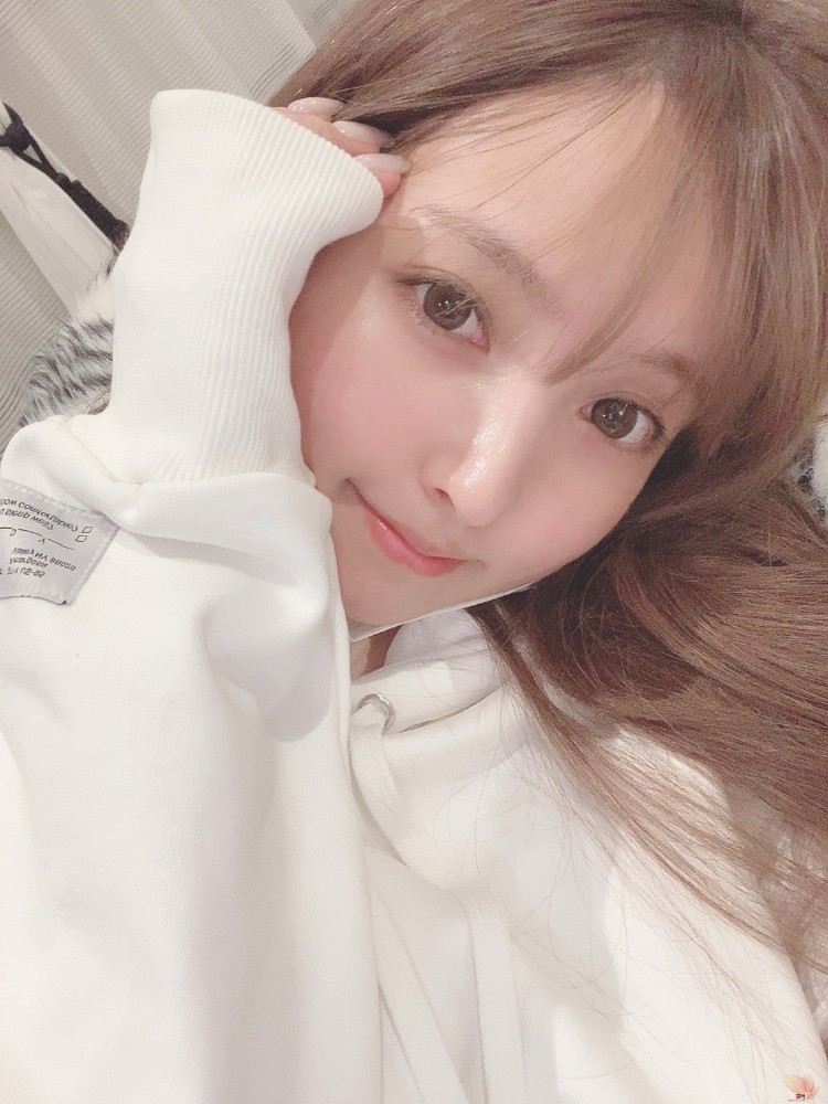 yua_mikami 1352908698000125953_p0