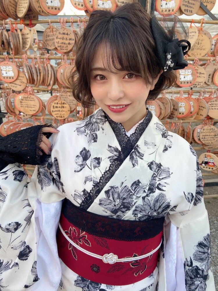 momose118 1351408690608418818_p1