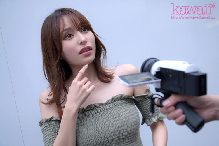 腰瘦奶大！《15位纤腰大白兔AV女优》极品肉体的暴力美学！