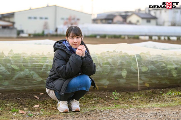 2024《7月新人AV女优完整版》，光属性美少女下海！