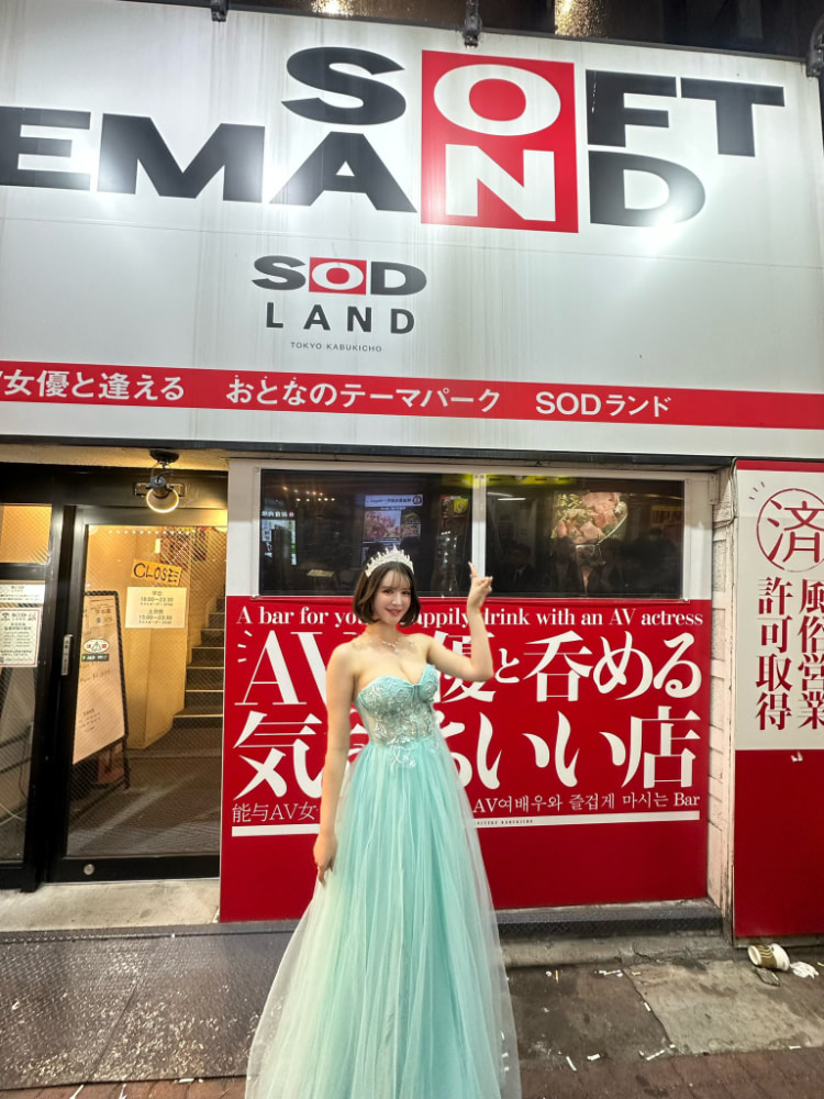 千鶴えま.jpg