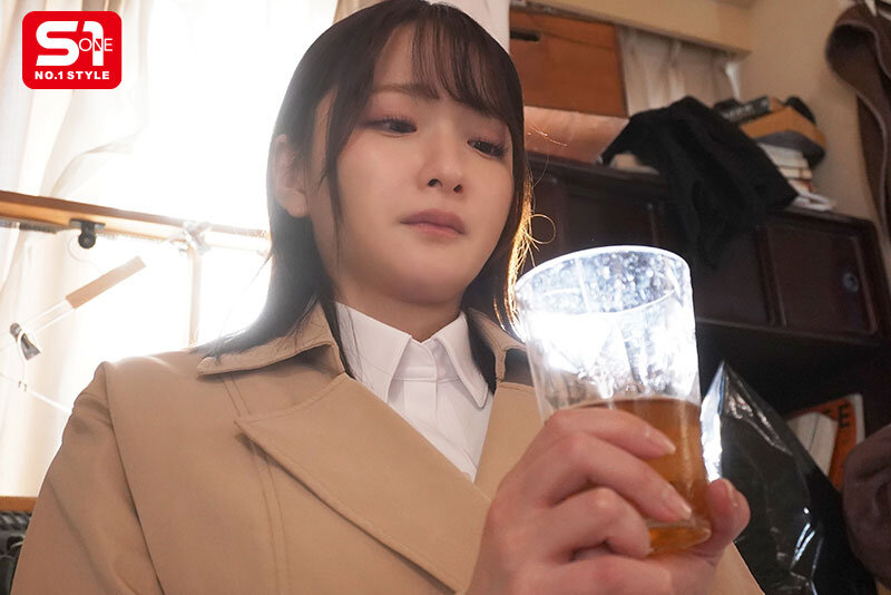 鷲尾めい(鹫尾芽衣)作品SONE-815发布！房地产开发商业务想收购垃圾屋，被主人下药***成xxoo白痴-图片3