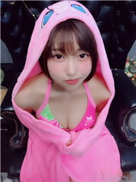 实力派AV女优《唯井真寻》游戏直播打英雄联盟！