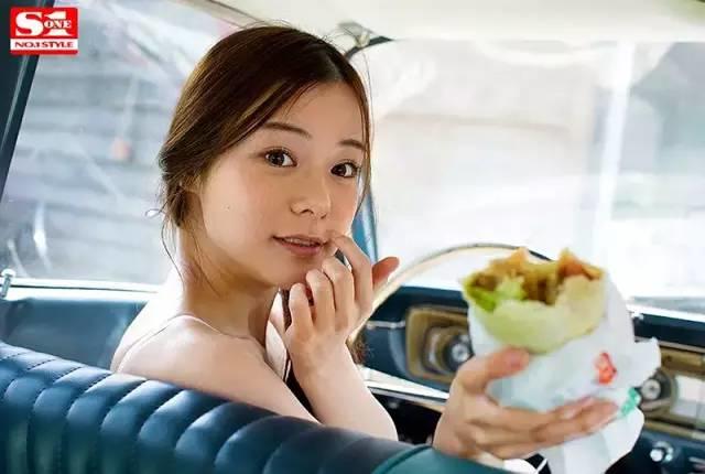 吉高宁宁：那个一笑起来就让你想谈恋爱的妹妹