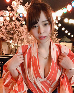 超胸美少女《雏乃ぽぽ》知名晃胸跳动影片爆红到想抖内！