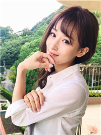 软骨嫩胸美女《フミカ》纤细腰身让人遐想无限！