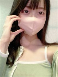 [无码]一位真正的护士，有着整齐的黑发。