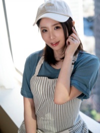 【影片】引退后下马！147小只女《小鸠咲楽》咖啡馆老板娘FC2！