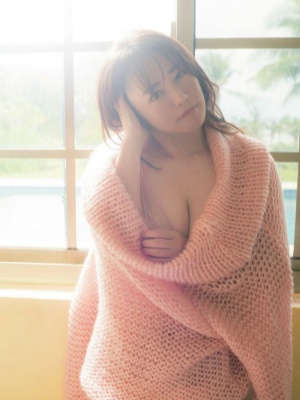 ４１岁的软实力《几山さやか》自从25岁出道至今依旧美貌如当年！