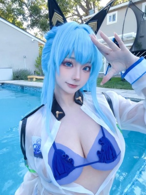 大到快溢出来！《WENDY酱油》Cosplay好身材充满涩气！