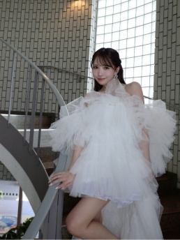 《三上悠亚穿婚纱被骂》到底算不算职业歧视？封面图片