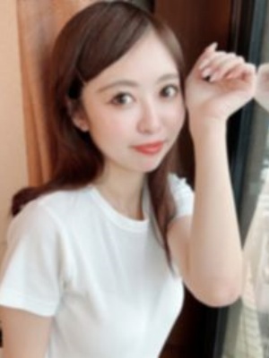 医大生のインテリ色白美人スレンダー。