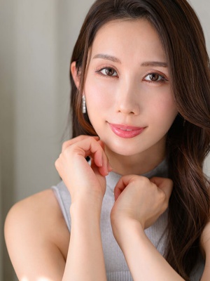 【影片】Ｃ杯《京香栞》FC2下马！粉嫩度不输年轻妹妹！封面